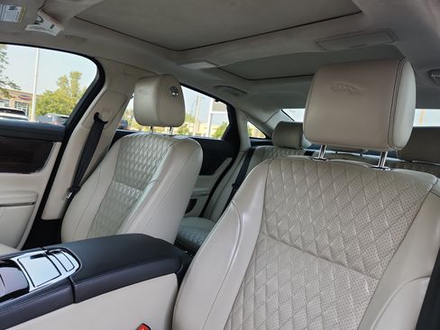 Certified 2016 Jaguar XJ L Portfolio AWD/4WD image 15
