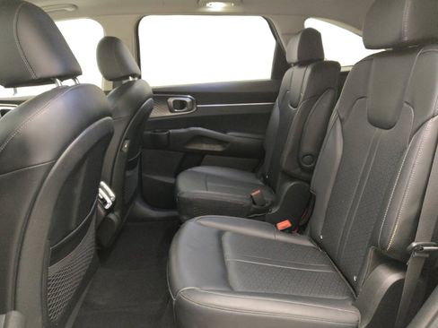 Used 2021 Kia Sorento EX image 18