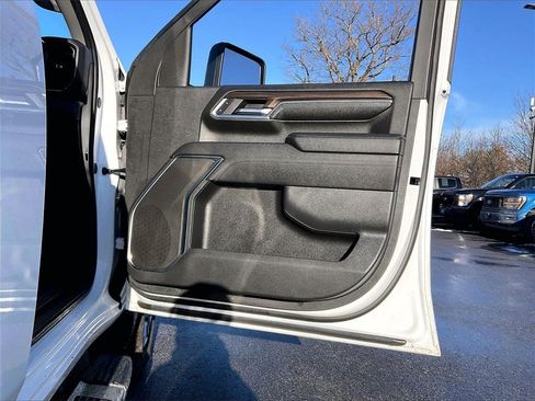 Used 2024 Chevrolet Silverado 2500 LT image 11