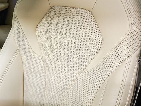 Certified 2022 BMW 530i w/ Premium Package image 28