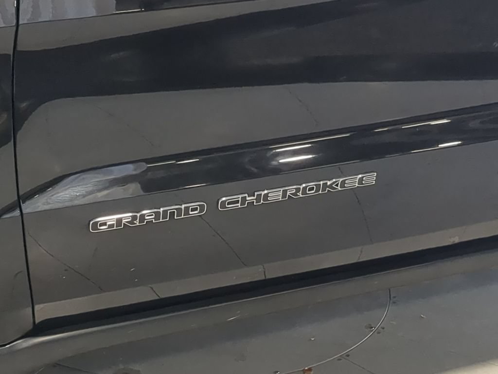 Used 2019 Jeep Grand Cherokee Limited AWD/4WD image 16
