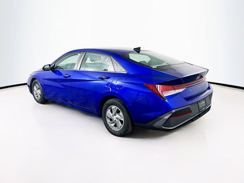 Used 2024 Hyundai Elantra SE image 5