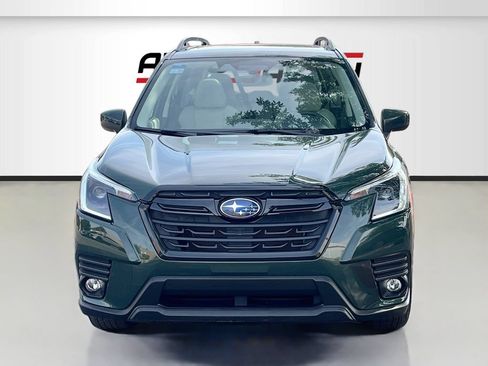 Used 2023 Subaru Forester Premium AWD/4WD image 2