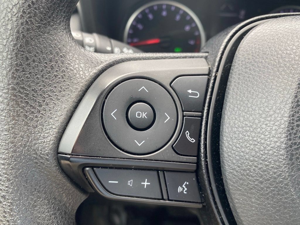 Used 2021 Toyota RAV4 XLE FWD image 26
