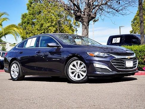 Used 2023 Chevrolet Malibu LT w/ Driver Confidence Package FWD image 2