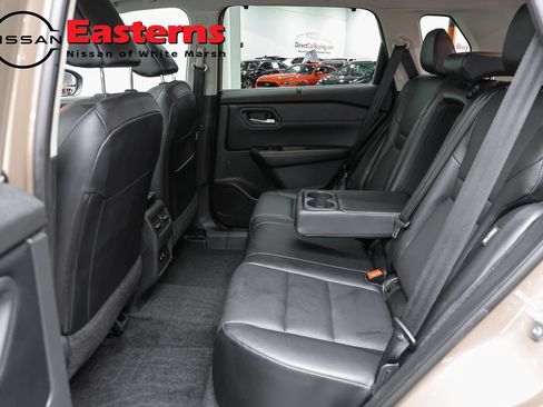 Used 2024 Nissan Rogue SV w/ SV Premium Package FWD image 20