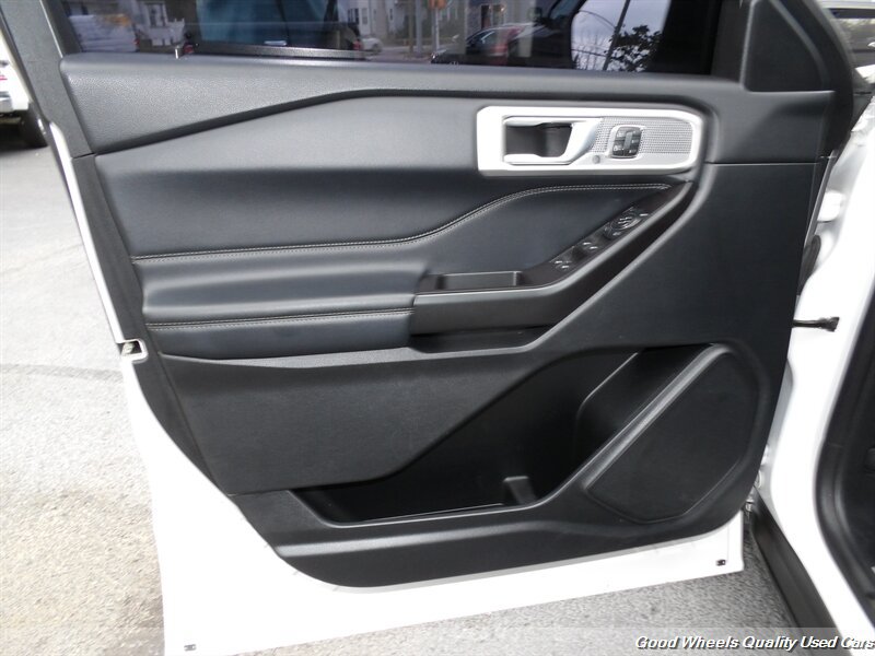 Used 2020 Ford Explorer Limited AWD/4WD image 25