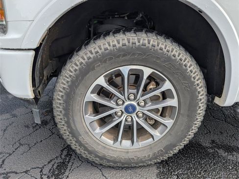 Used 2019 Ford F150 XLT w/ Equipment Group 302A Luxury AWD/4WD image 9
