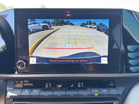 Used 2025 Toyota Camry SE FWD image 16