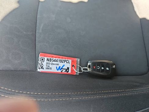 Used 2022 Chevrolet Trax LS w/ Tint and Cruise Package AWD/4WD image 20