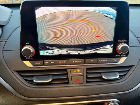 Used 2019 Nissan Altima 2.5 SV image 18