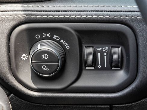 New 2026 RAM 3500 Limited AWD/4WD image 32