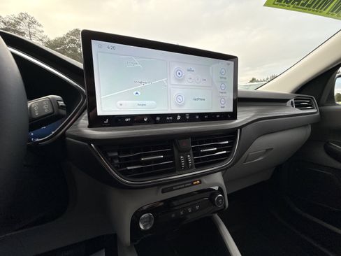 Used 2025 Ford Escape Platinum w/ Class II Trailer Tow Package image 16