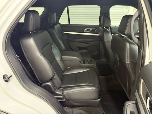 Used 2016 Ford Explorer XLT w/ Equipment Group 202A image 34