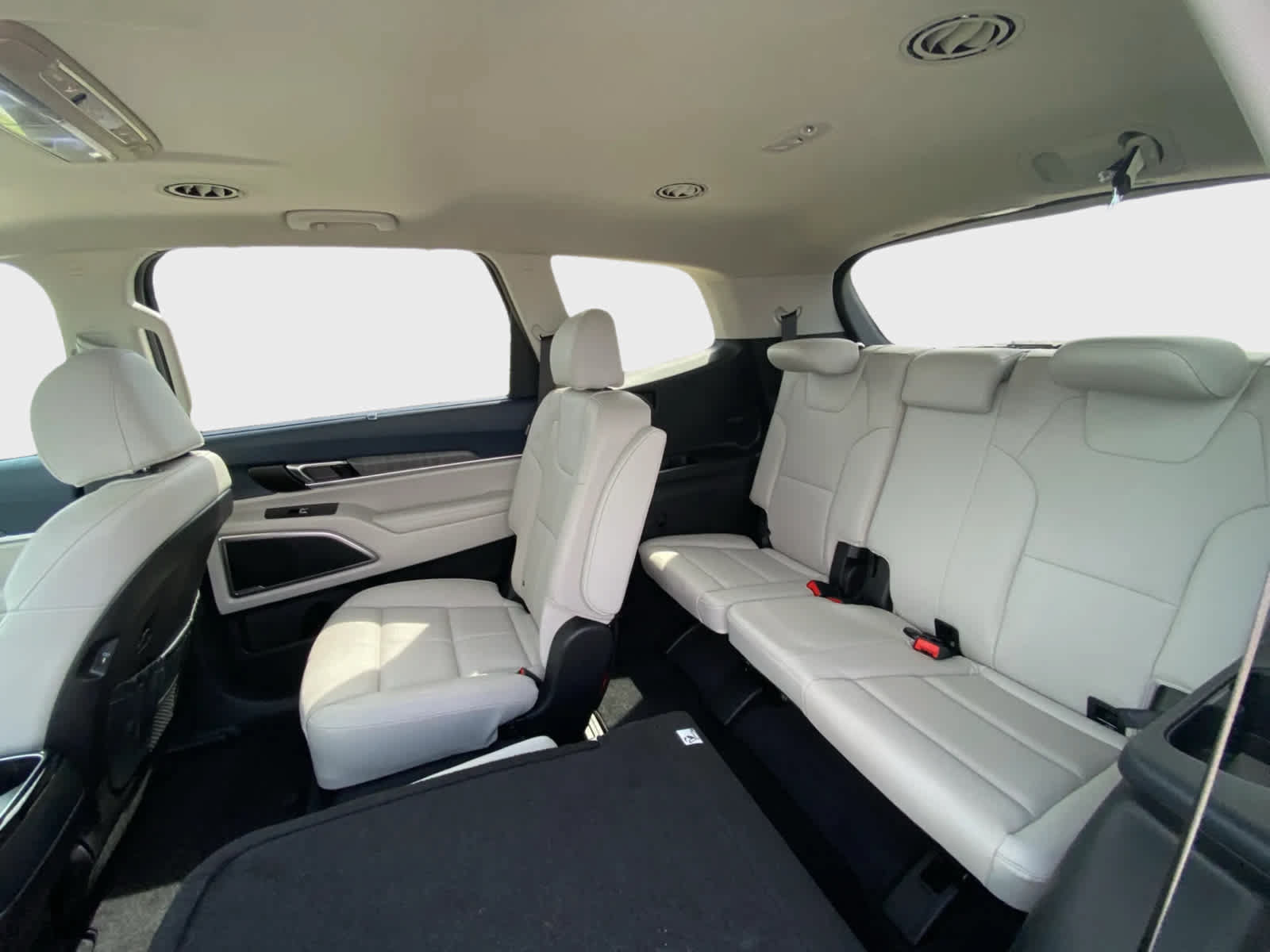Used 2025 Kia Telluride EX w/ EX Captain's Chair Package FWD image 15