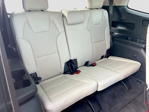 Used 2022 Kia Telluride SX w/ SX Prestige Package image 29