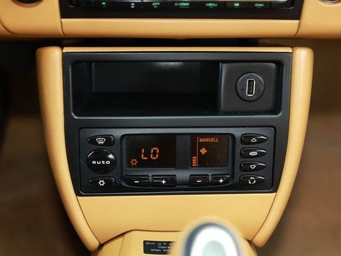 Used 2001 Porsche 911 Carrera 4 AWD/4WD image 37