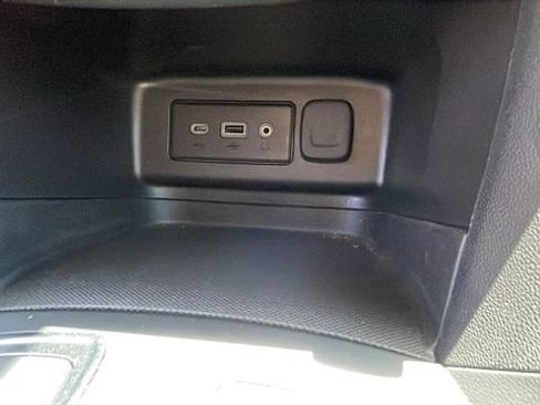 Used 2024 Chevrolet Equinox LT AWD/4WD image 17