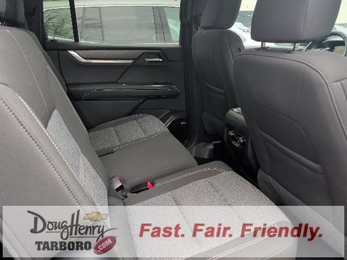 Used 2025 GMC Acadia Elevation image 6