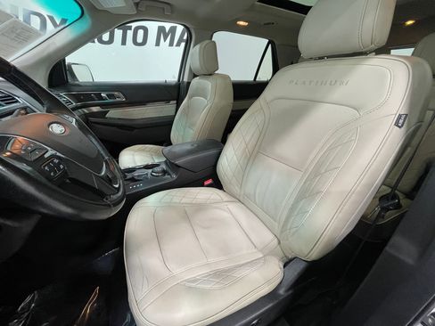 Used 2016 Ford Explorer Platinum image 14