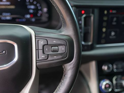 Used 2022 GMC Yukon XL Denali AWD/4WD image 16