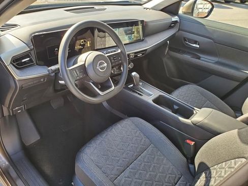 Certified 2025 Nissan Kicks SV image 13