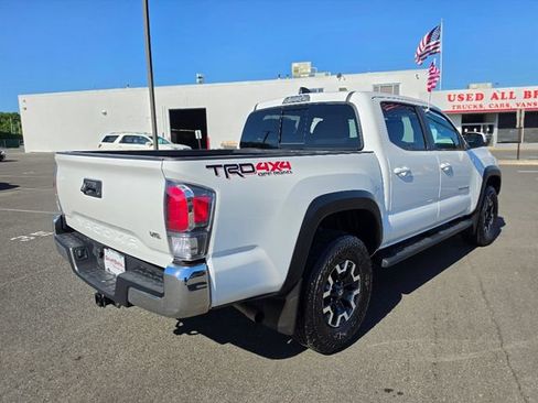 Used 2023 Toyota Tacoma TRD Off-Road AWD/4WD image 7