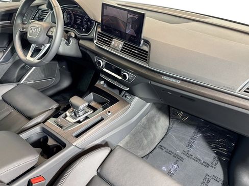 Used 2025 Audi Q5 e Premium Plus w/ Premium Plus Package AWD/4WD image 28