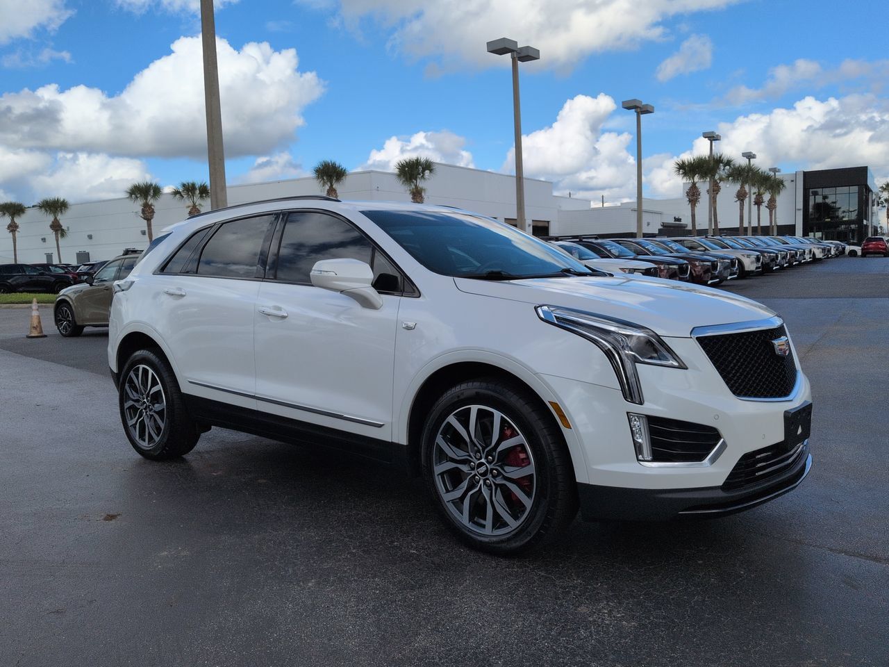 Used 2022 Cadillac XT5 Sportv w/ LPO, Floor Liner Package AWD/4WD image 2
