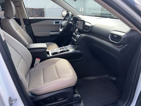Used 2022 Ford Explorer Limited w/ Equipment Group 301A image 31