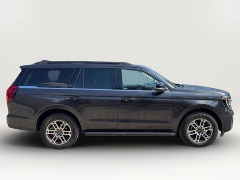 Used 2025 Ford Expedition Active AWD/4WD image 7