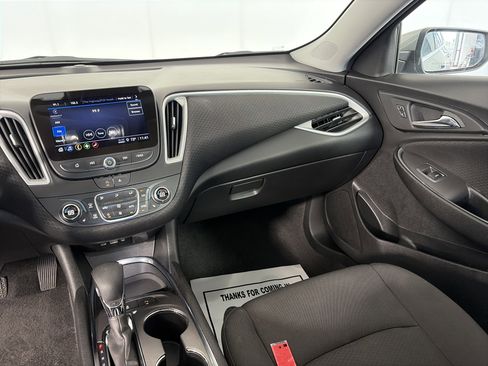 Used 2024 Chevrolet Malibu LT FWD image 4