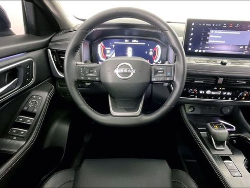 Used 2025 Nissan Rogue Platinum w/ Platinum Premium Package image 7