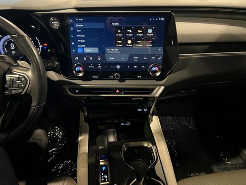 Used 2023 Lexus RX 350h image 16