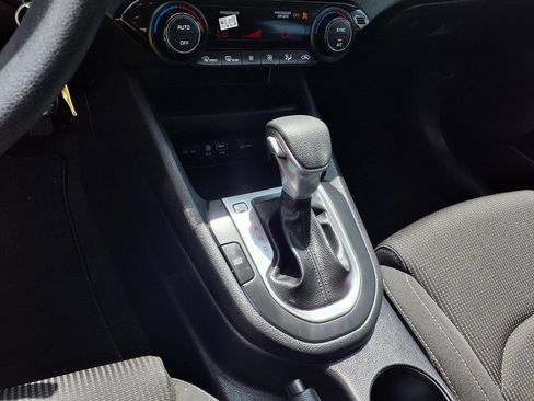 Used 2019 Kia Forte LXS FWD image 9