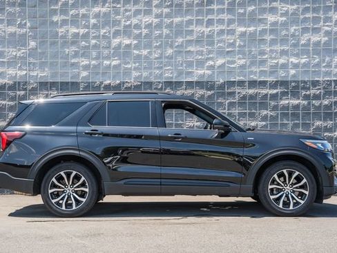 Used 2026 Ford Explorer ST-Line AWD/4WD image 4