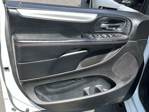 Used 2019 Dodge Grand Caravan GT FWD image 8