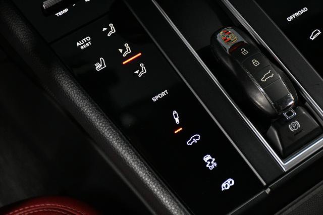 Used 2022 Porsche Macan GTS AWD/4WD image 48