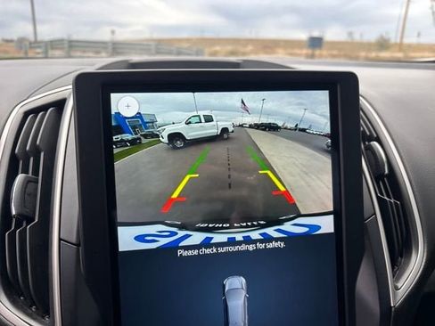 Used 2023 Ford Edge SEL image 19