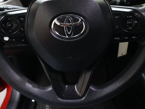 Used 2020 Toyota Corolla LE image 19