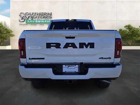 New 2026 RAM 2500 Laramie AWD/4WD image 4