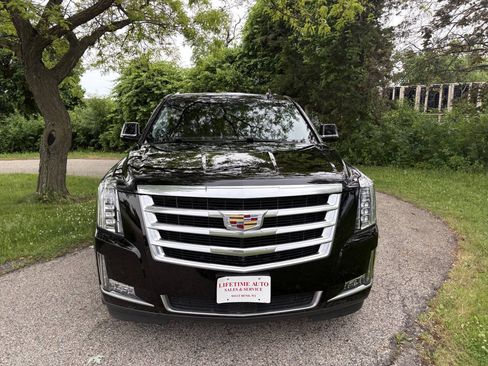 Used 2020 Cadillac Escalade Premium Luxury AWD/4WD image 8