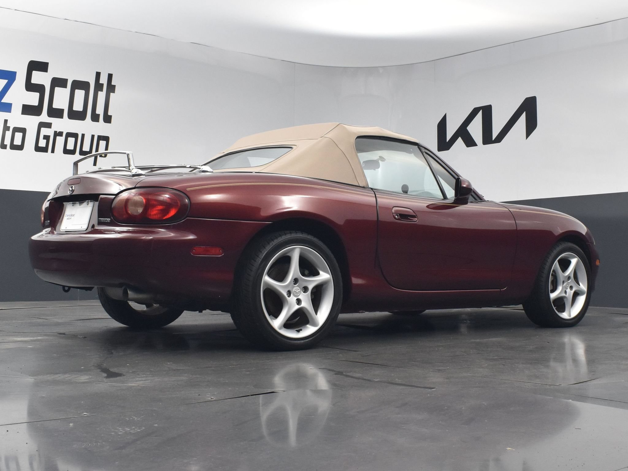 Used 2003 MAZDA MX-5 Miata RWD image 21