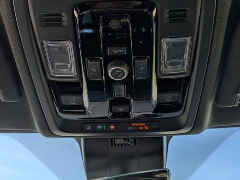 New 2026 GMC Yukon XL Elevation w/ Elevation Premium Package AWD/4WD image 19