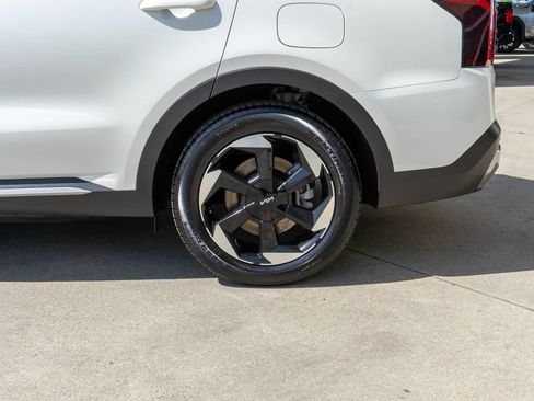 Certified 2026 Kia Sorento EX AWD/4WD image 30