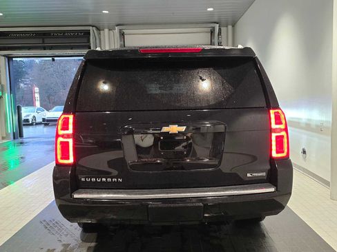 Used 2018 Chevrolet Suburban Premier image 4