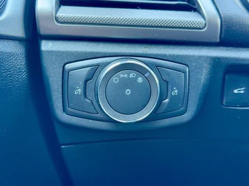 Used 2020 Ford Fusion SE FWD image 22