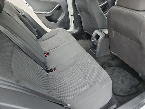 Used 2014 Volkswagen Jetta S image 11