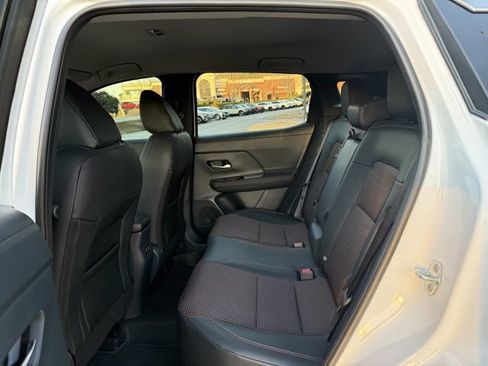 Used 2025 Nissan Kicks SR image 25