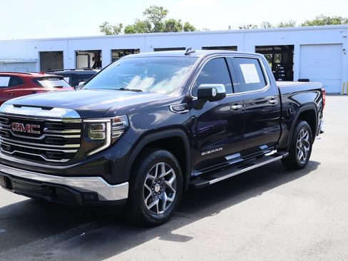 Used 2024 GMC Sierra 1500 SLT w/ SLT Premium Package AWD/4WD image 5